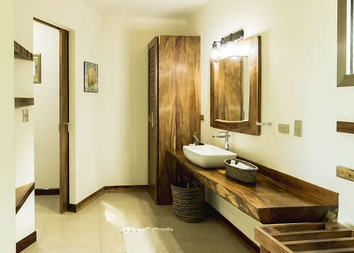 Cocobolo Boutique 3*