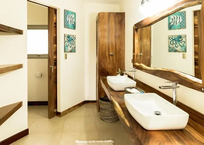 Cocobolo Boutique 3*