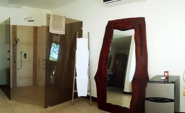 Cocobolo Boutique Hotel